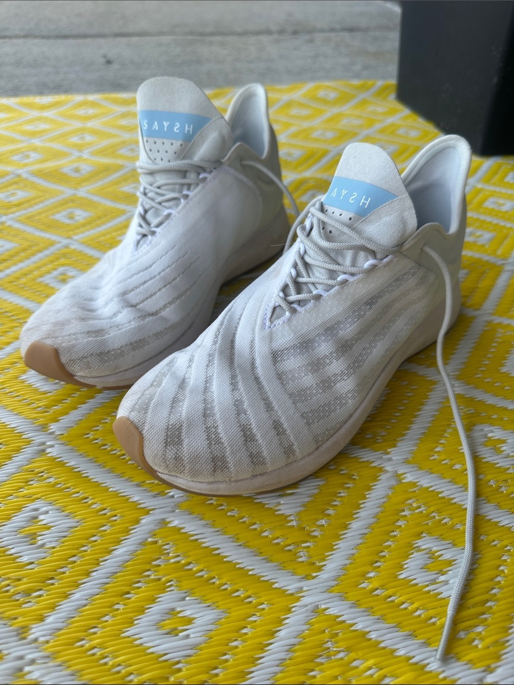 Saysh one white tennis shoes women’s size 8.5